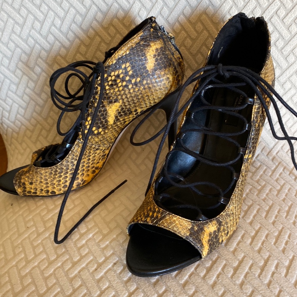 Zara basic lace up high heel